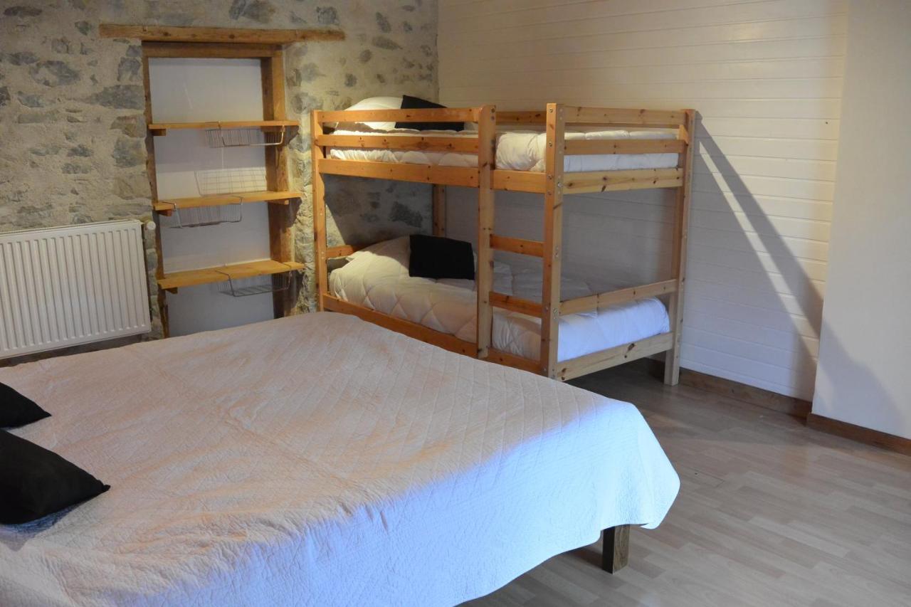 Gites Tre Le Grenier Les Moussieres Bagian luar foto