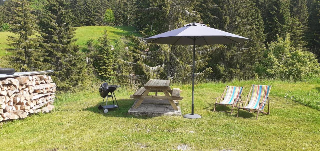 Gites Tre Le Grenier Les Moussieres Bagian luar foto