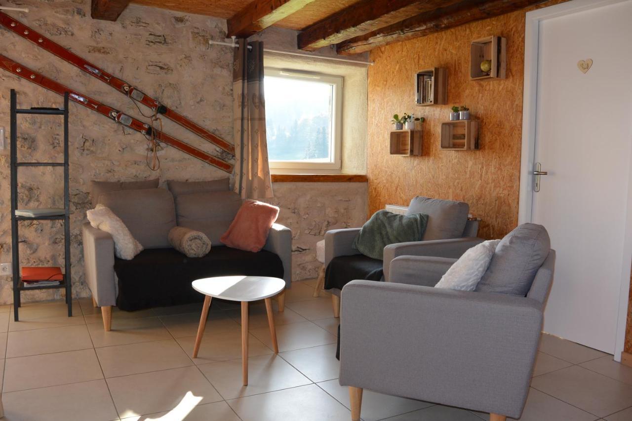 Gites Tre Le Grenier Les Moussieres Bagian luar foto