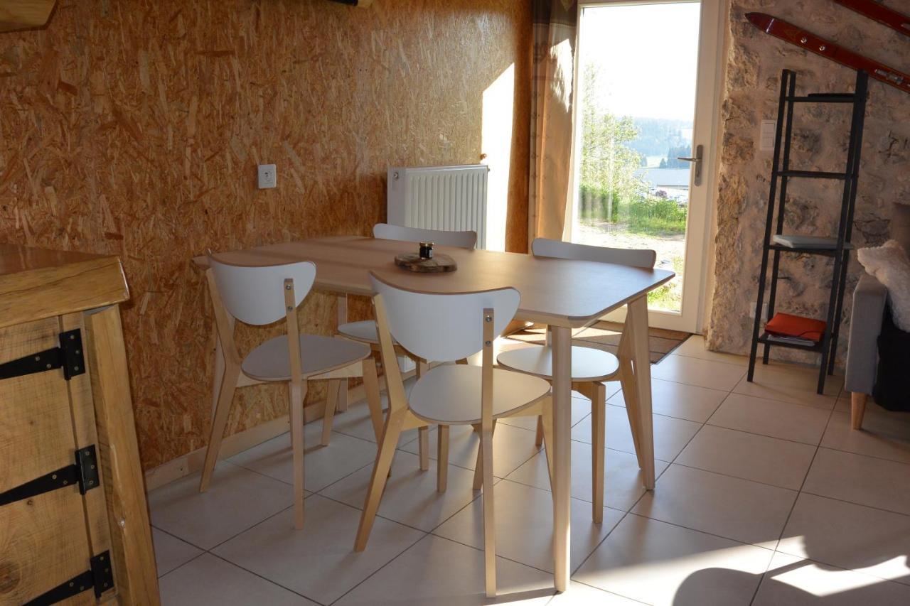 Gites Tre Le Grenier Les Moussieres Bagian luar foto